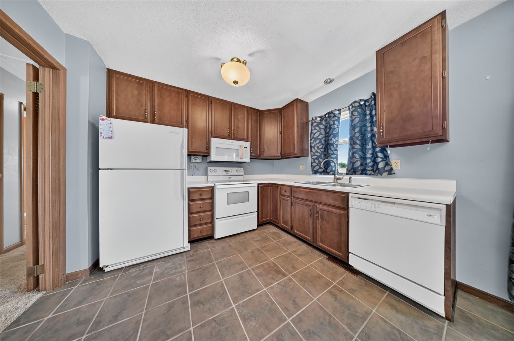 3904 Pine Wood Drive NE Cedar Rapids IA 52402