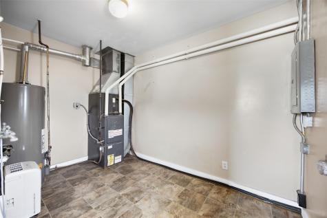 2429 Mt Vernon Road SE Cedar Rapids IA 52403