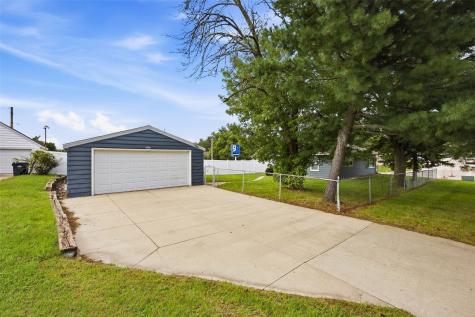 2429 Mt Vernon Road SE Cedar Rapids IA 52403