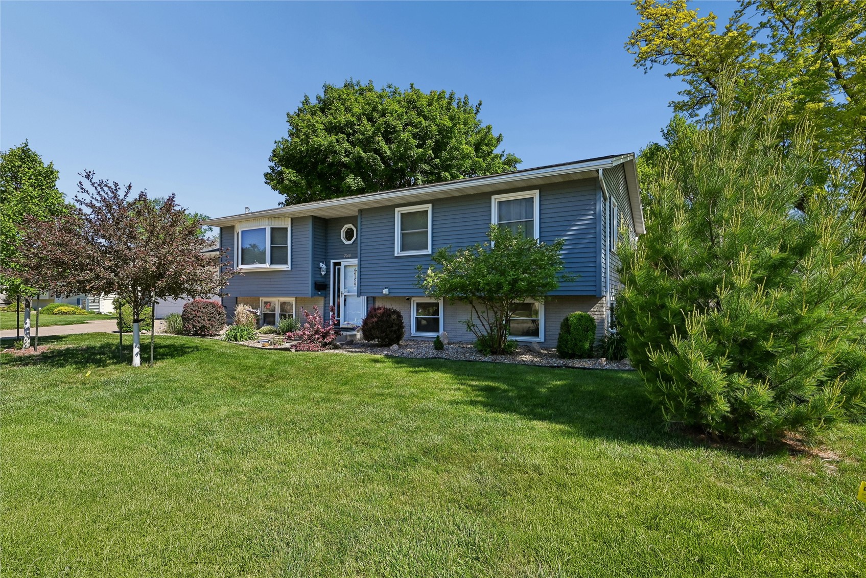 2068 Brookland Drive NE Cedar Rapids IA 52402