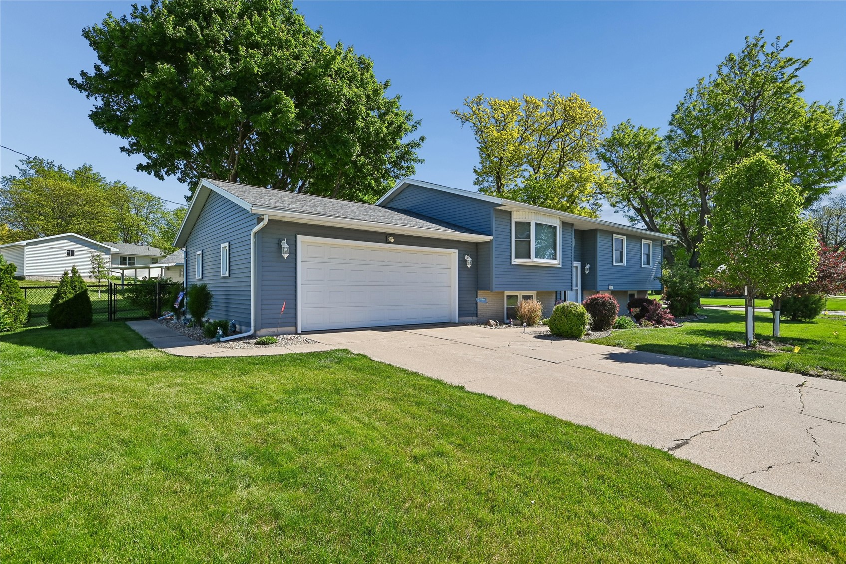 2068 Brookland Drive NE Cedar Rapids IA 52402