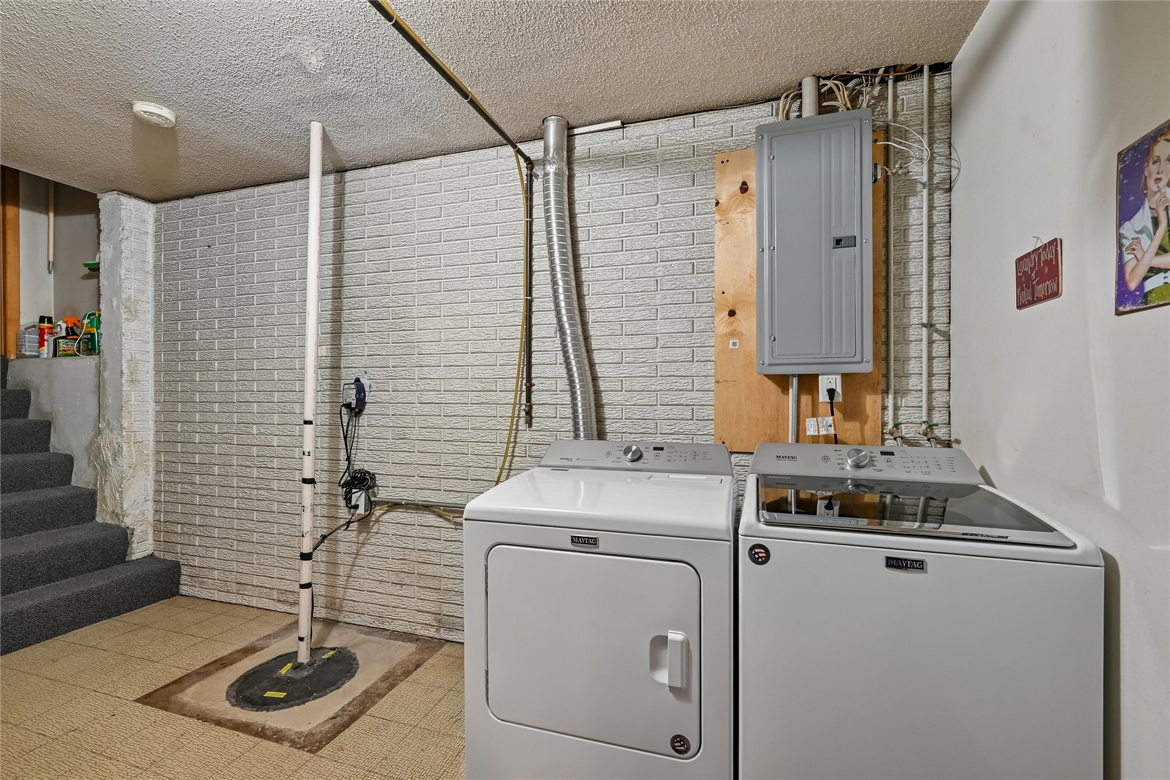 2068 Brookland Drive NE Cedar Rapids IA 52402