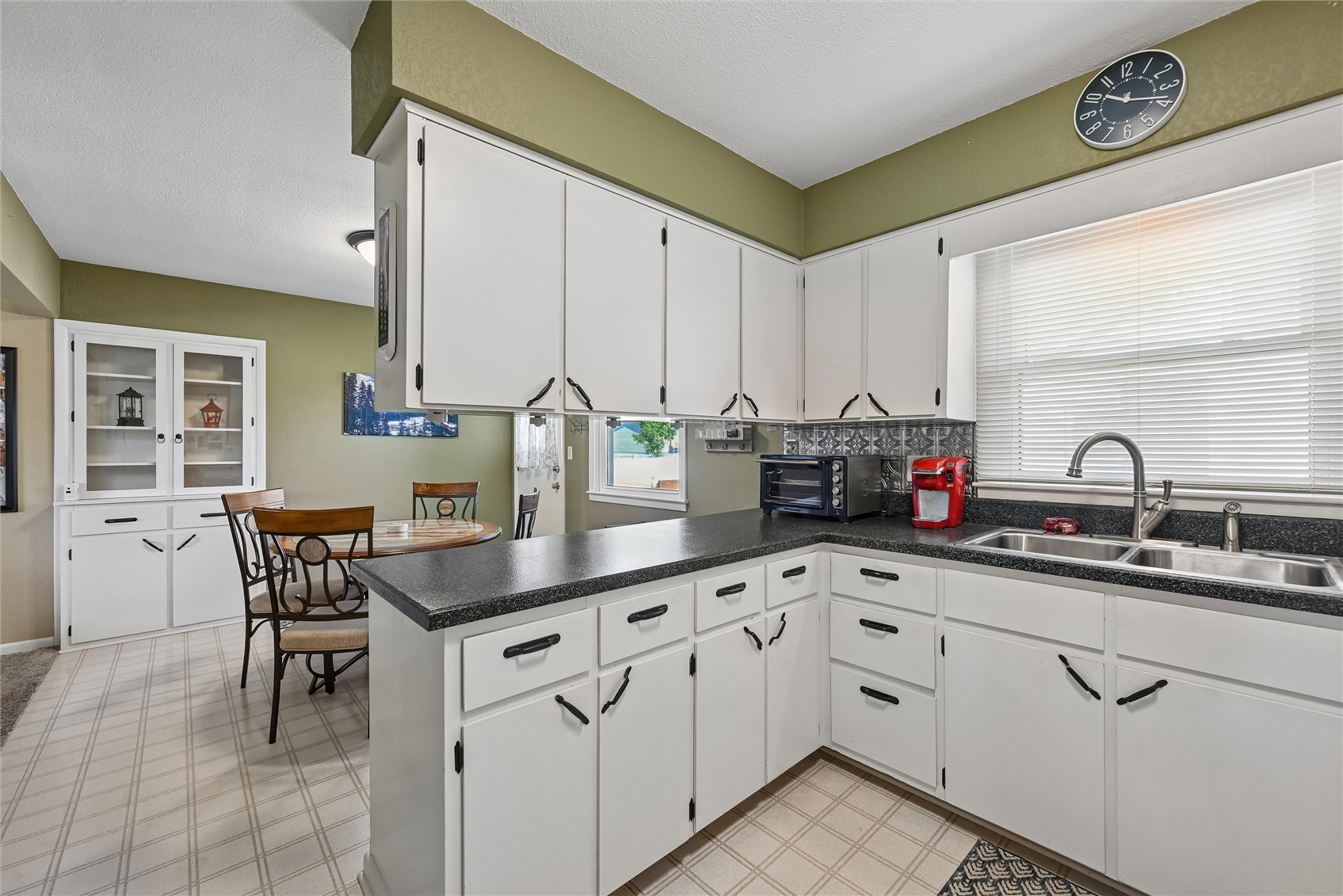 2068 Brookland Drive NE Cedar Rapids IA 52402
