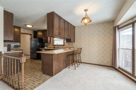 6917 Larkwood NE Cedar Rapids IA 52402