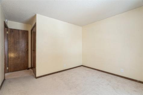 6917 Larkwood NE Cedar Rapids IA 52402