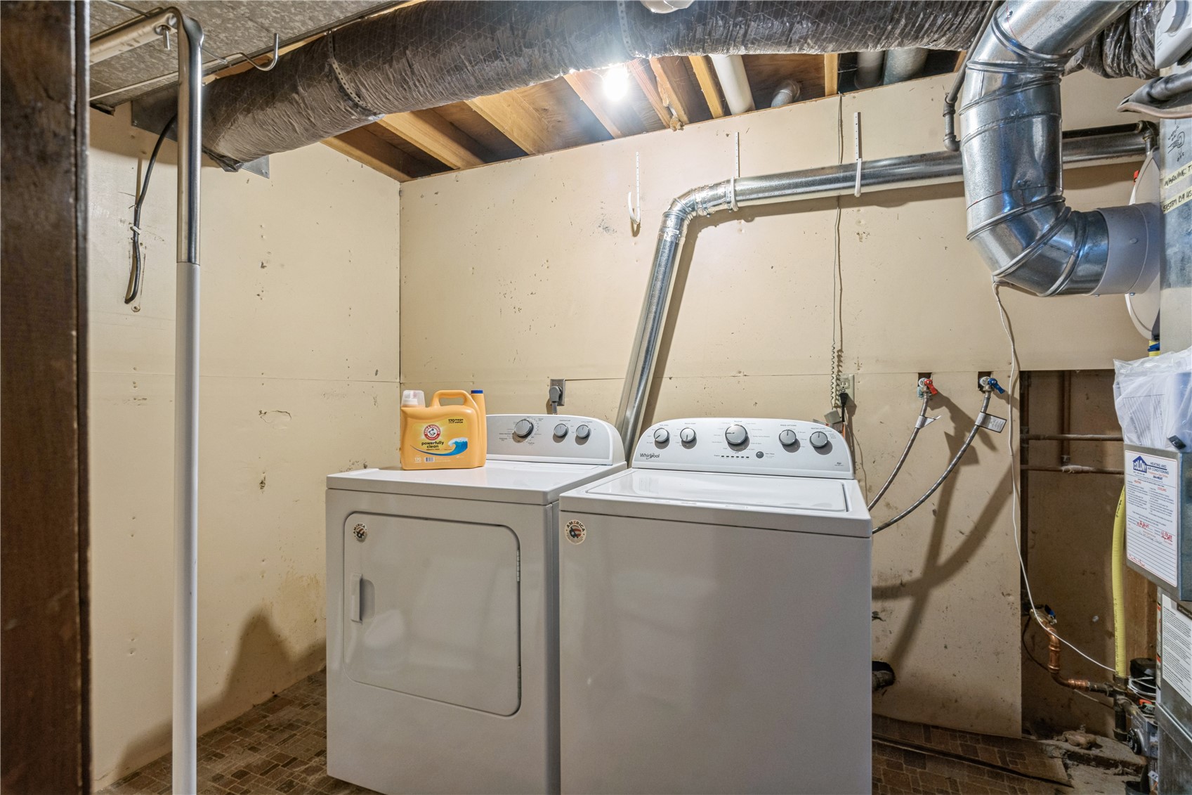 6917 Larkwood NE Cedar Rapids IA 52402