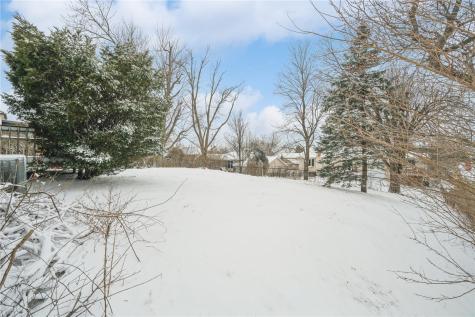 6917 Larkwood NE Cedar Rapids IA 52402