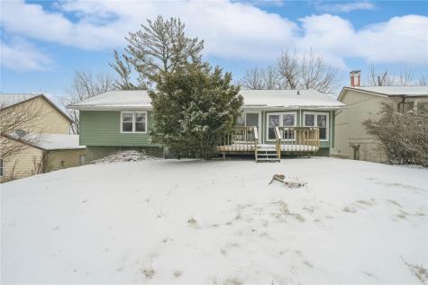 6917 Larkwood NE Cedar Rapids IA 52402