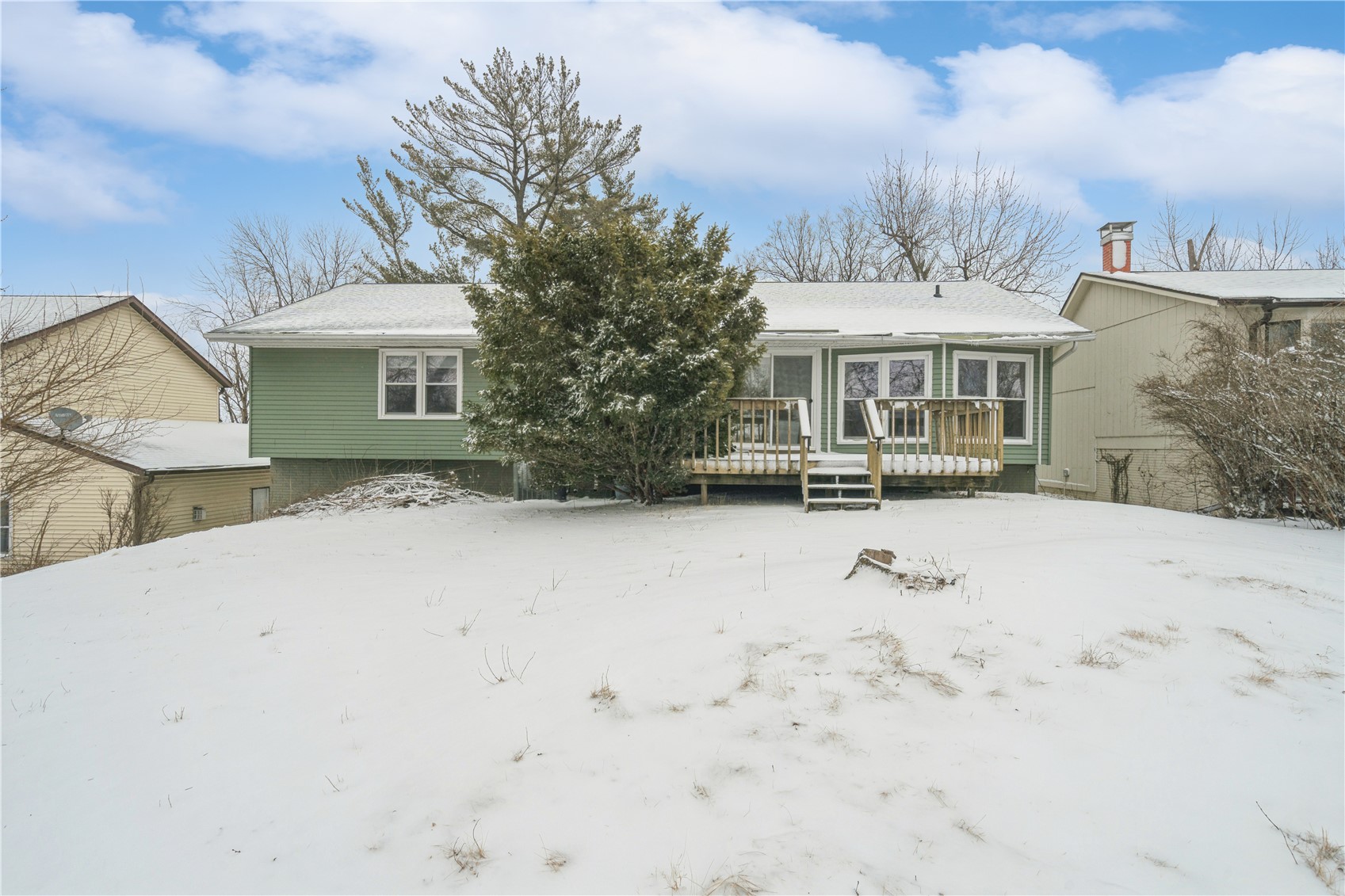 6917 Larkwood NE Cedar Rapids IA 52402