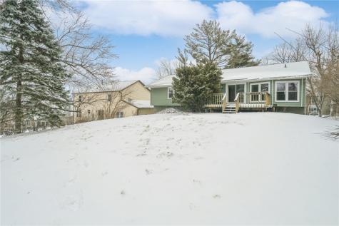6917 Larkwood NE Cedar Rapids IA 52402