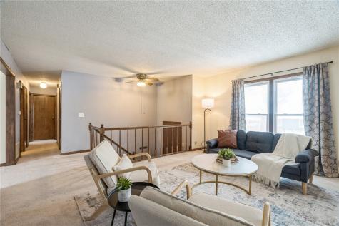 6917 Larkwood NE Cedar Rapids IA 52402