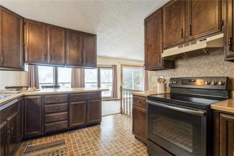 6917 Larkwood NE Cedar Rapids IA 52402