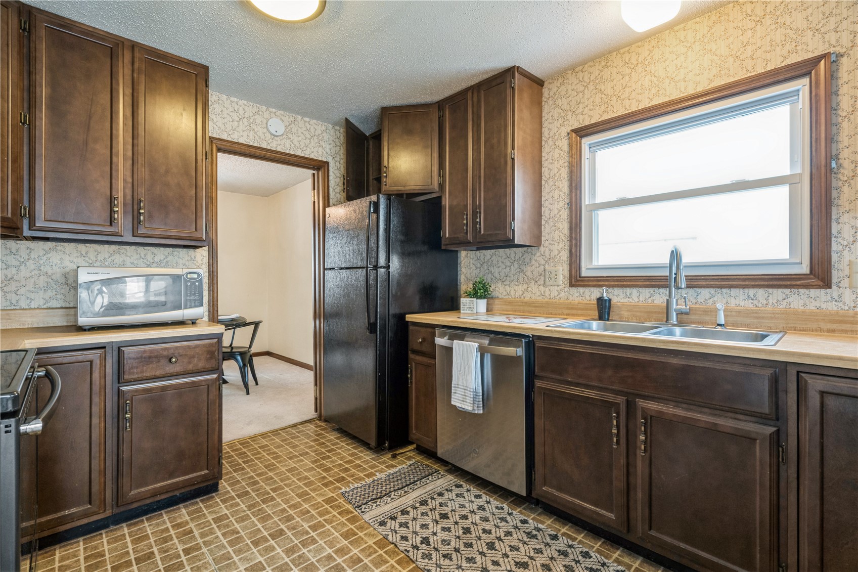 6917 Larkwood NE Cedar Rapids IA 52402