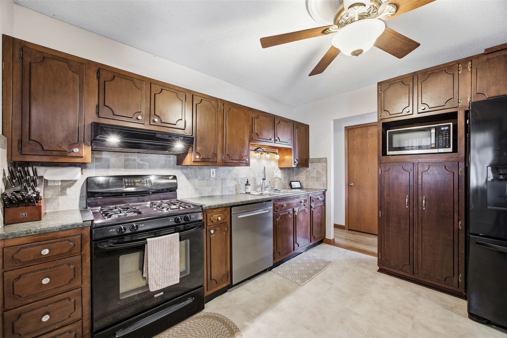 5769 Langdon Avenue SW Cedar Rapids IA 52404