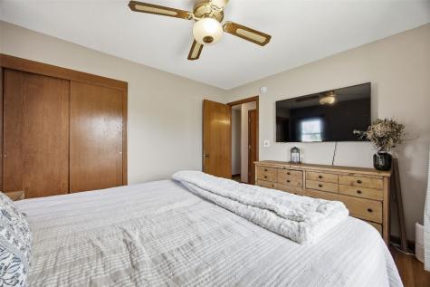 5769 Langdon Avenue SW Cedar Rapids IA 52404