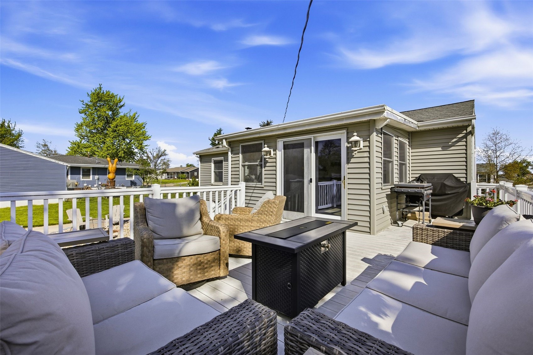 5769 Langdon Avenue SW Cedar Rapids IA 52404