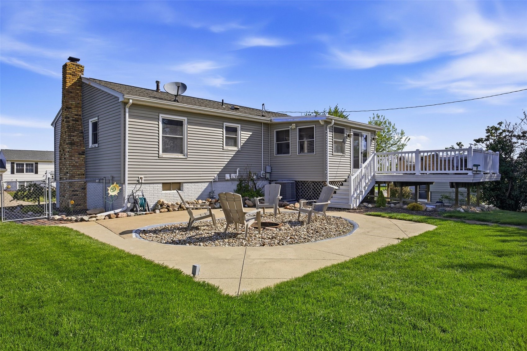 5769 Langdon Avenue SW Cedar Rapids IA 52404