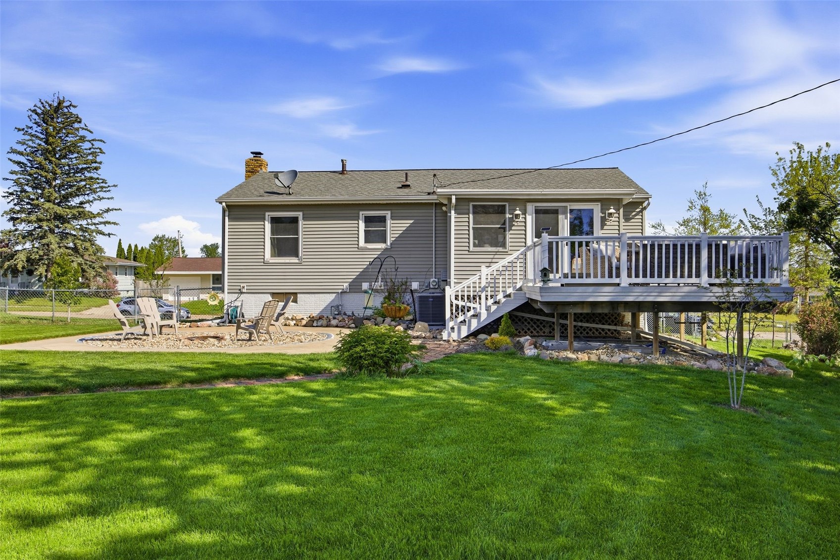 5769 Langdon Avenue SW Cedar Rapids IA 52404