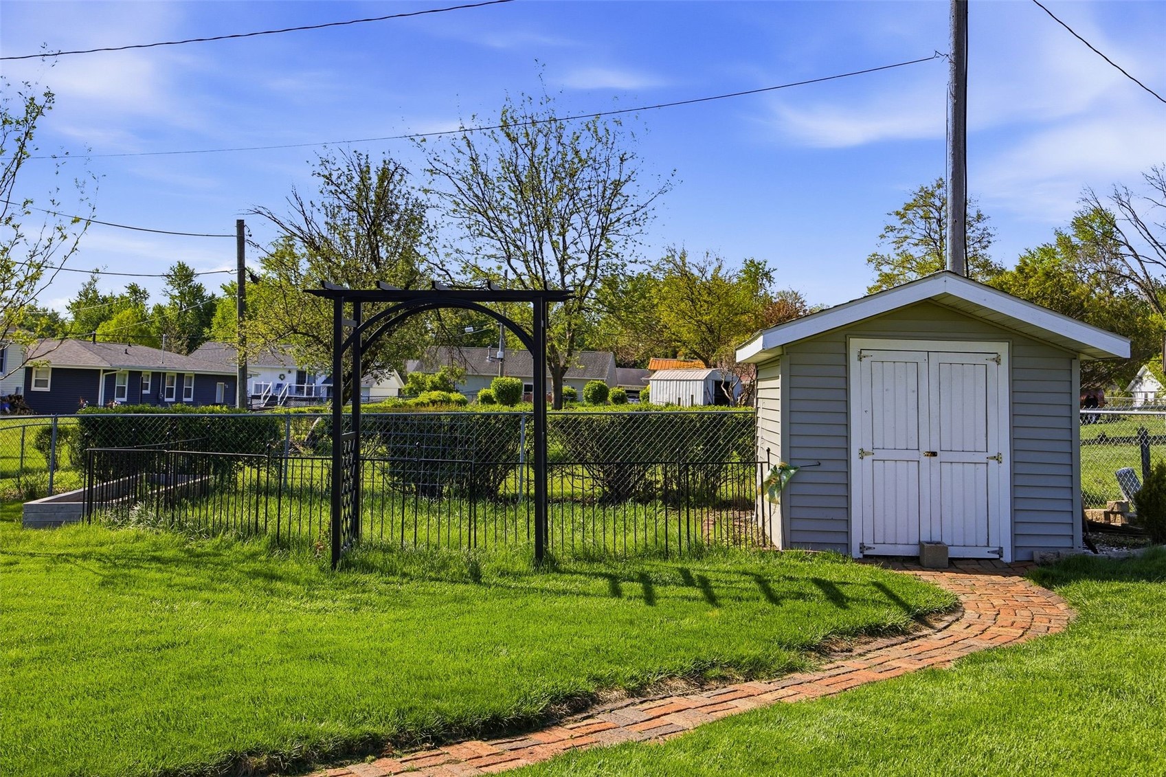 5769 Langdon Avenue SW Cedar Rapids IA 52404