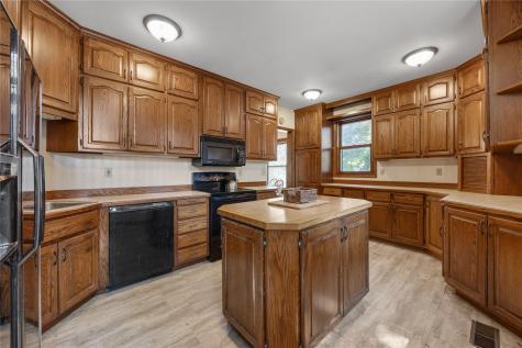 1985 8th Avenue Marion IA 52302