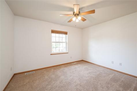 2622 Navajo Avenue SW Cedar Rapids IA 52404