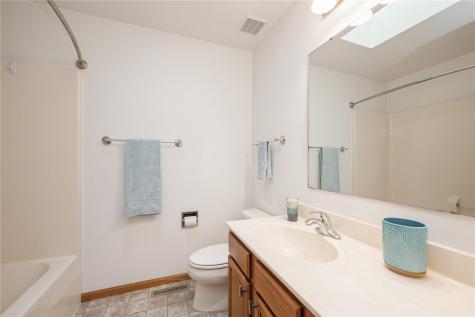 2622 Navajo Avenue SW Cedar Rapids IA 52404