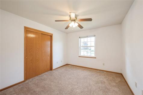 2622 Navajo Avenue SW Cedar Rapids IA 52404