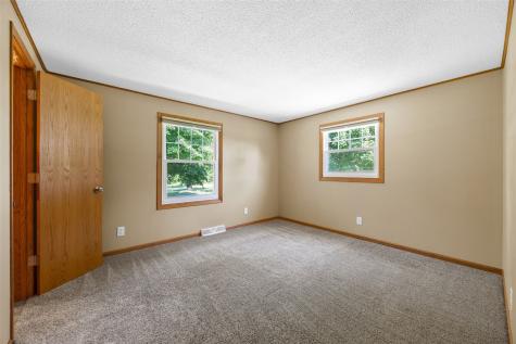 357 Spring Creek Road Mt Vernon IA 52314