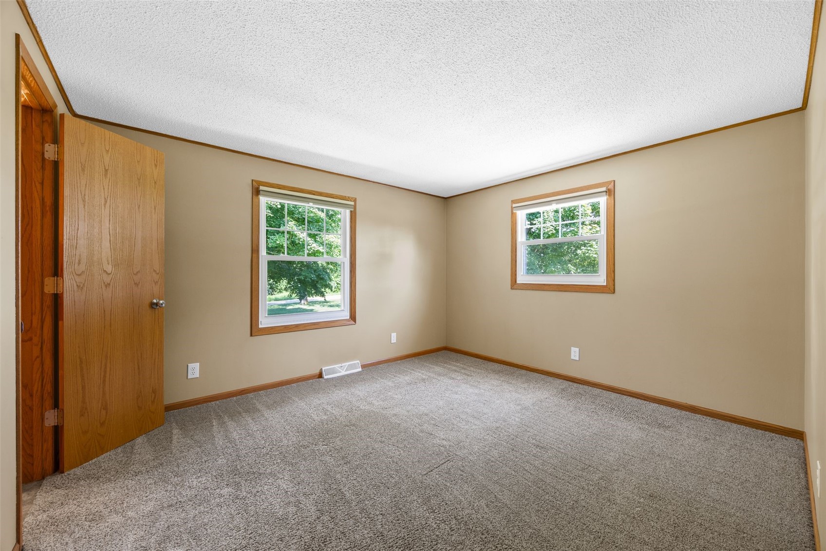 357 Spring Creek Road Mt Vernon IA 52314