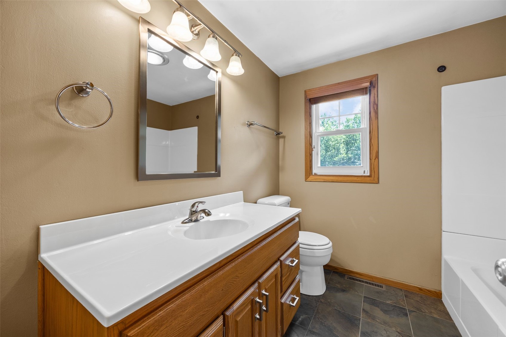 357 Spring Creek Road Mt Vernon IA 52314
