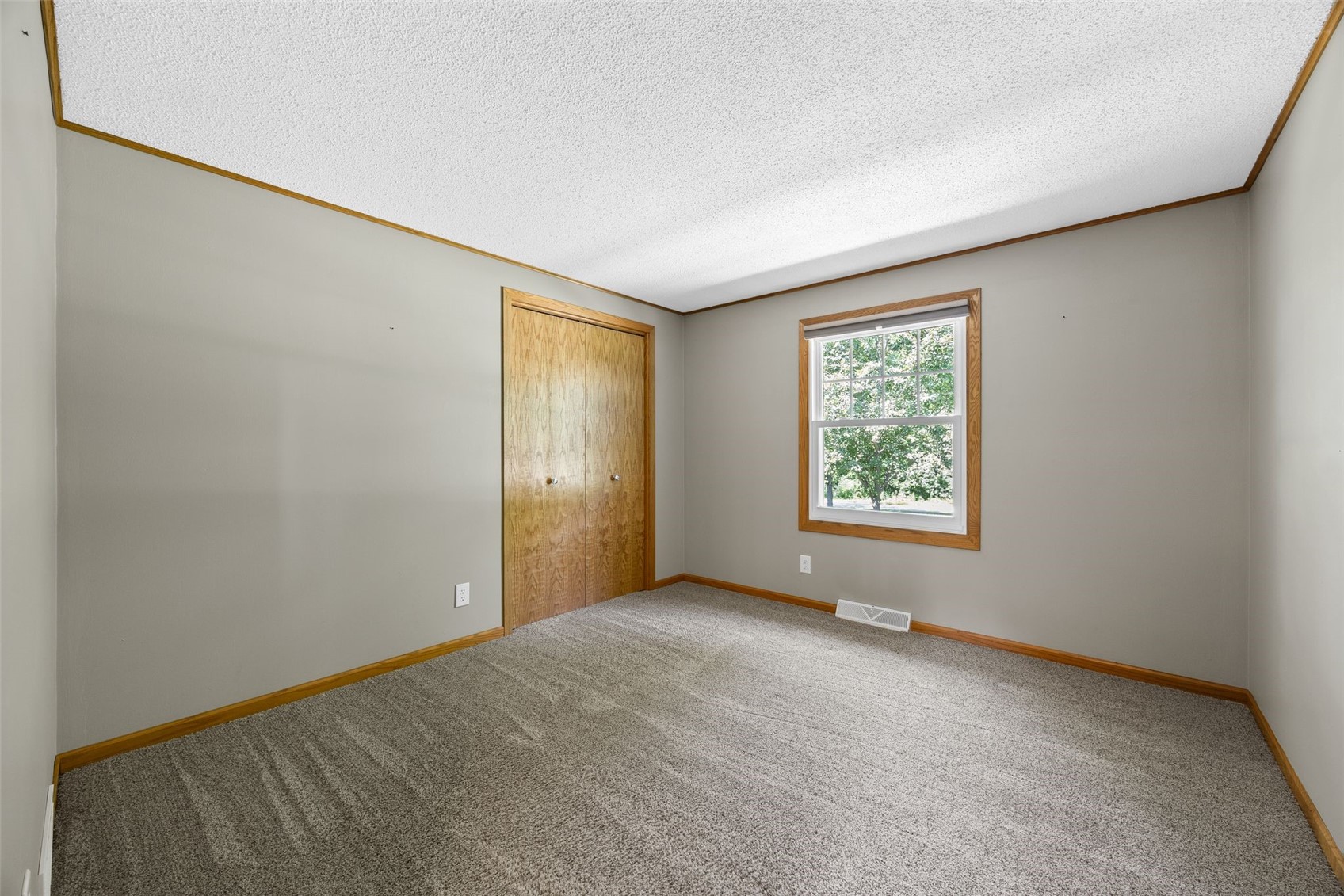 357 Spring Creek Road Mt Vernon IA 52314