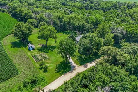 357 Spring Creek Road Mt Vernon IA 52314