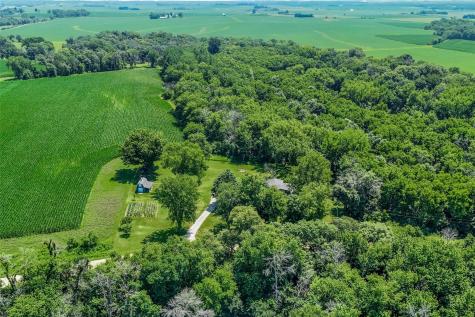 357 Spring Creek Road Mt Vernon IA 52314