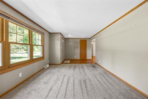 357 Spring Creek Road Mt Vernon IA 52314