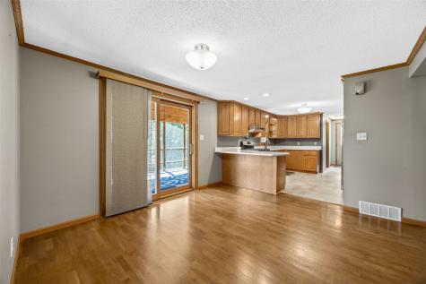 357 Spring Creek Road Mt Vernon IA 52314