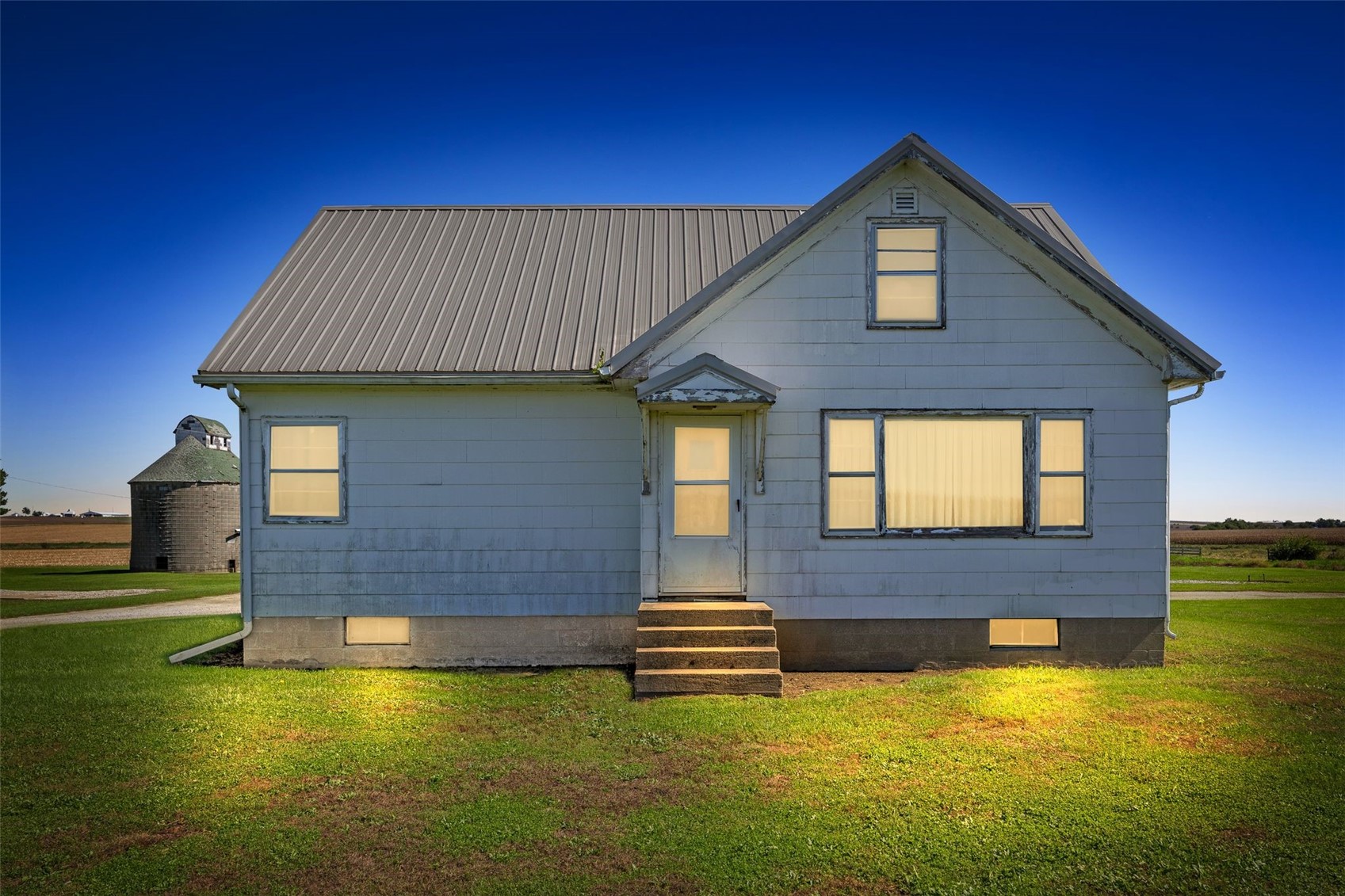 7222 25 Avenue Newhall IA 52346