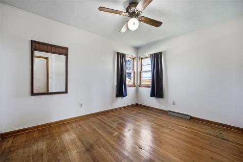 7222 25 Avenue Newhall IA 52346