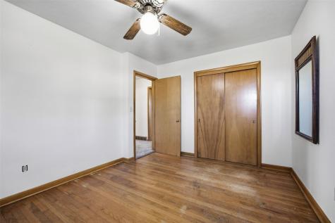 7222 25 Avenue Newhall IA 52346