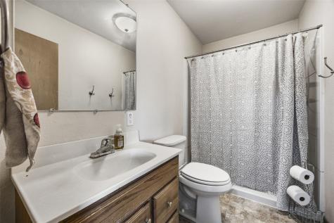 7222 25 Avenue Newhall IA 52346