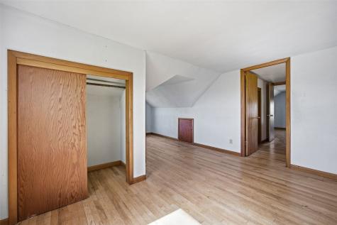 7222 25 Avenue Newhall IA 52346
