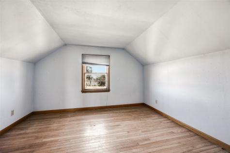 7222 25 Avenue Newhall IA 52346