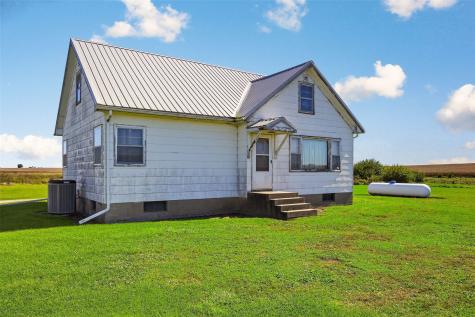 7222 25 Avenue Newhall IA 52346
