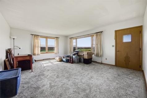 7222 25 Avenue Newhall IA 52346