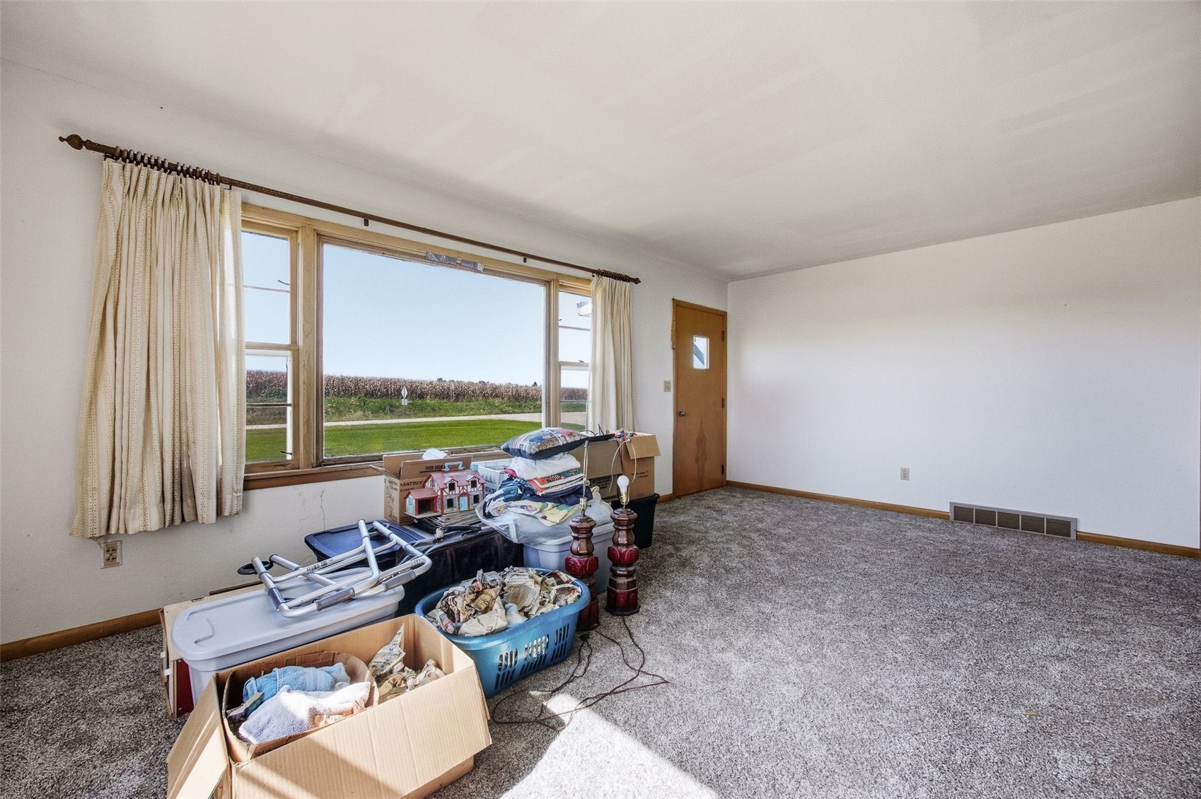 7222 25 Avenue Newhall IA 52346