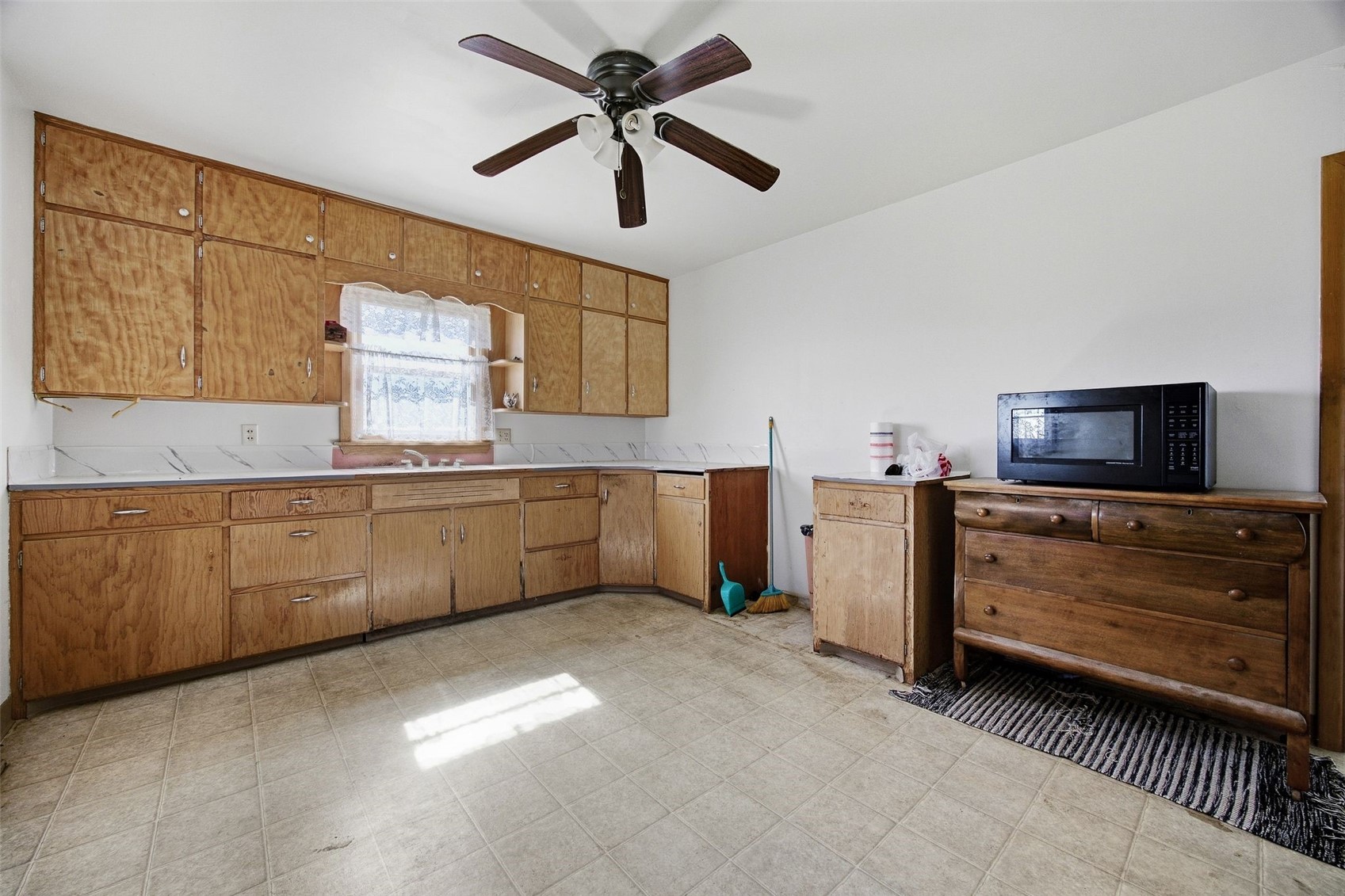 7222 25 Avenue Newhall IA 52346
