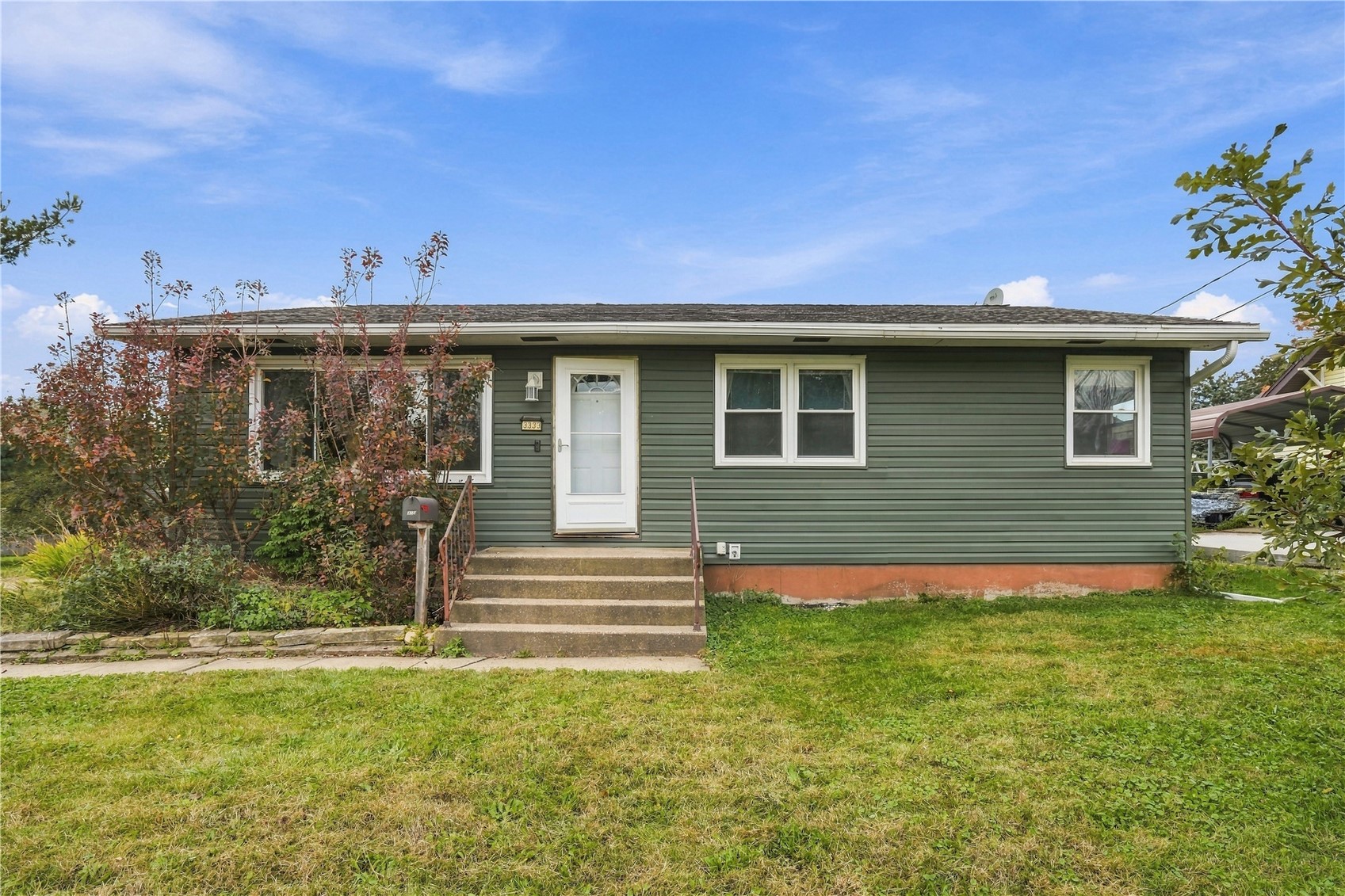 3333 Carlisle Street NE Cedar Rapids IA 52402