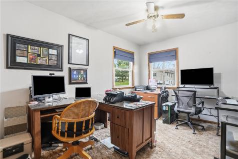 3333 Carlisle Street NE Cedar Rapids IA 52402
