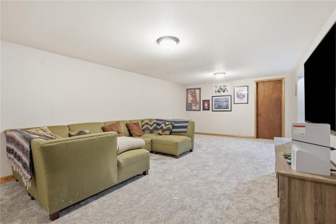 3333 Carlisle Street NE Cedar Rapids IA 52402