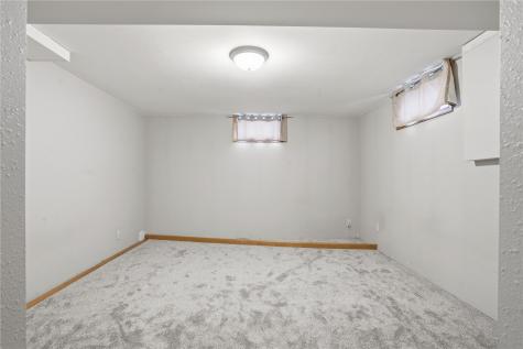 3333 Carlisle Street NE Cedar Rapids IA 52402