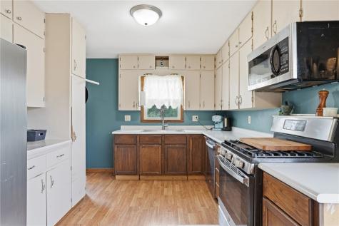 3333 Carlisle Street NE Cedar Rapids IA 52402
